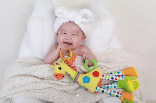 台湾三个月宝宝正确抱姿 台湾三个月宝宝正确抱姿